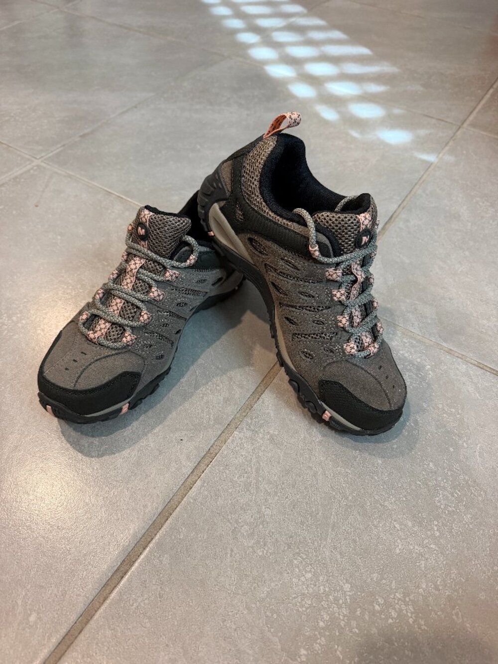 Merrells Womens Hiking Shoes, Size 7